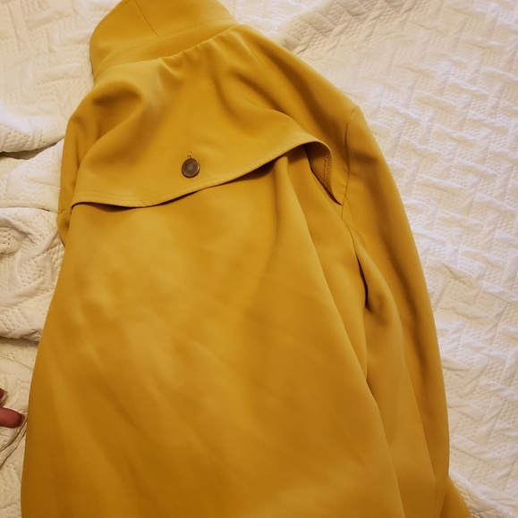 New York and Co yellow blazor - Picture 3 of 6